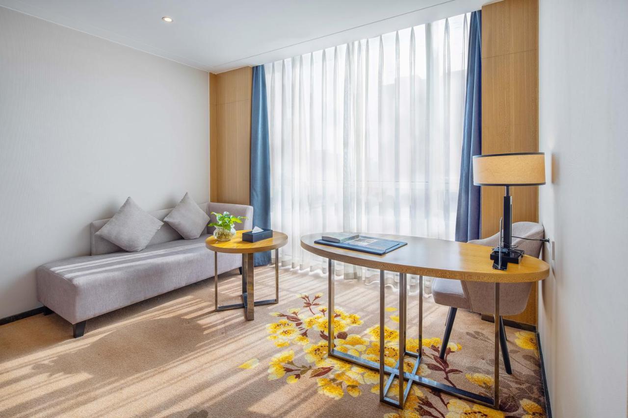 United Kingson Hotel Chengdu Bagian luar foto